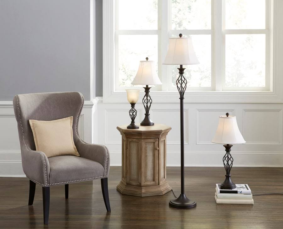 4-Piece Lamp Set with White Shades P898