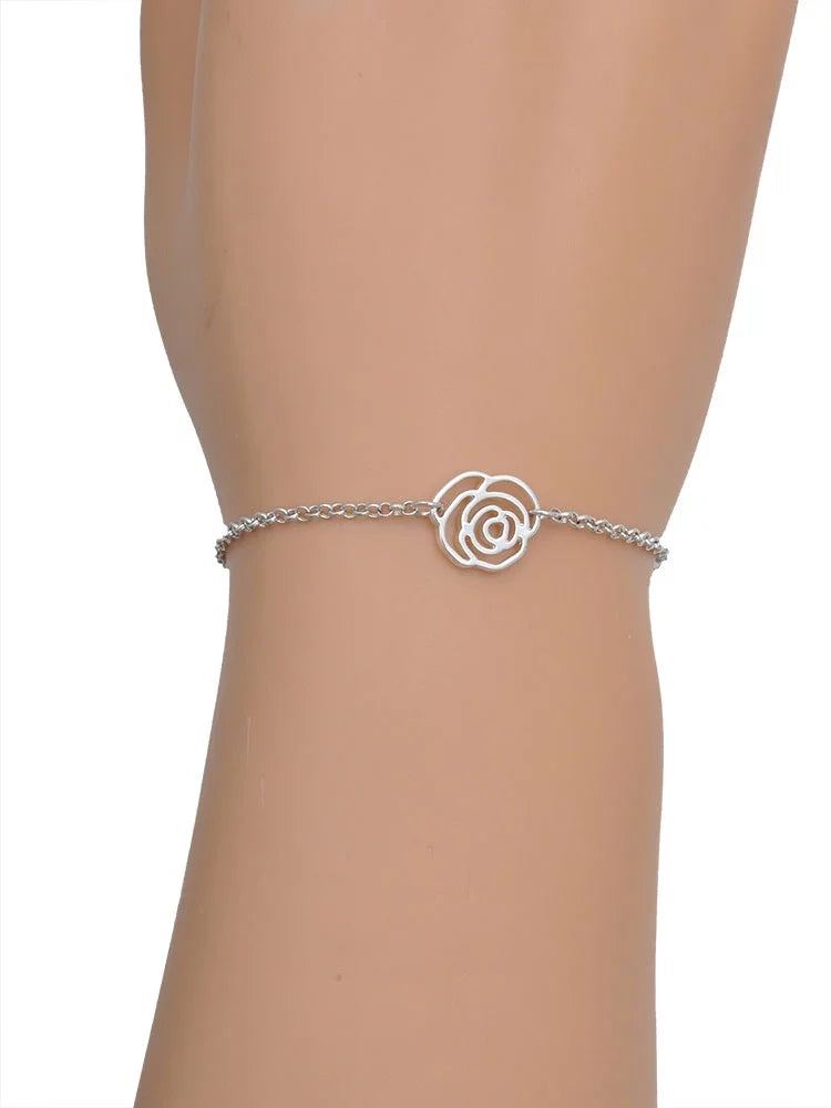 Silvertone Heart Link Chain Bracelet Q853592