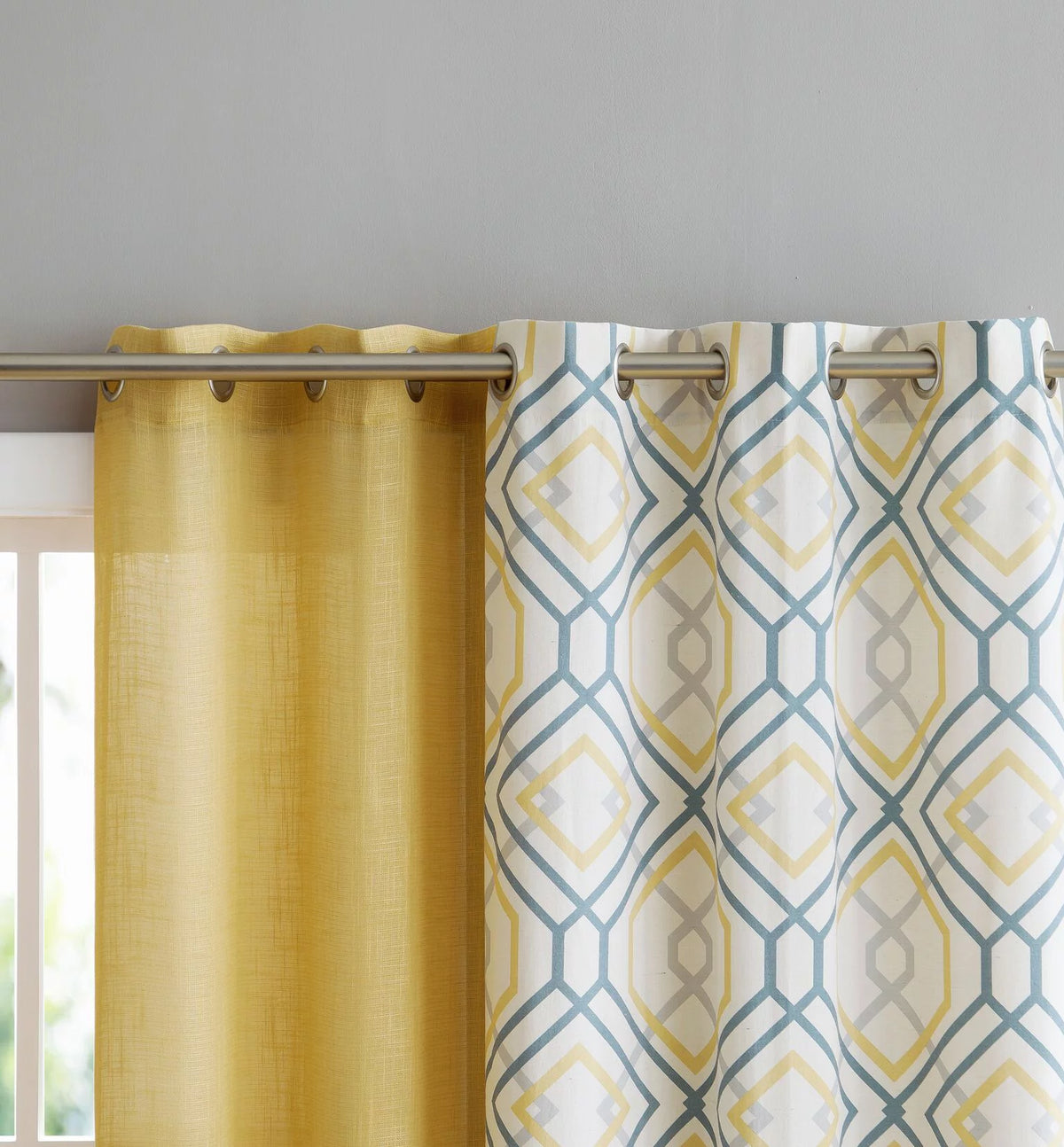 4 Pc Geometric Grommet Top Curtain Set N106603
