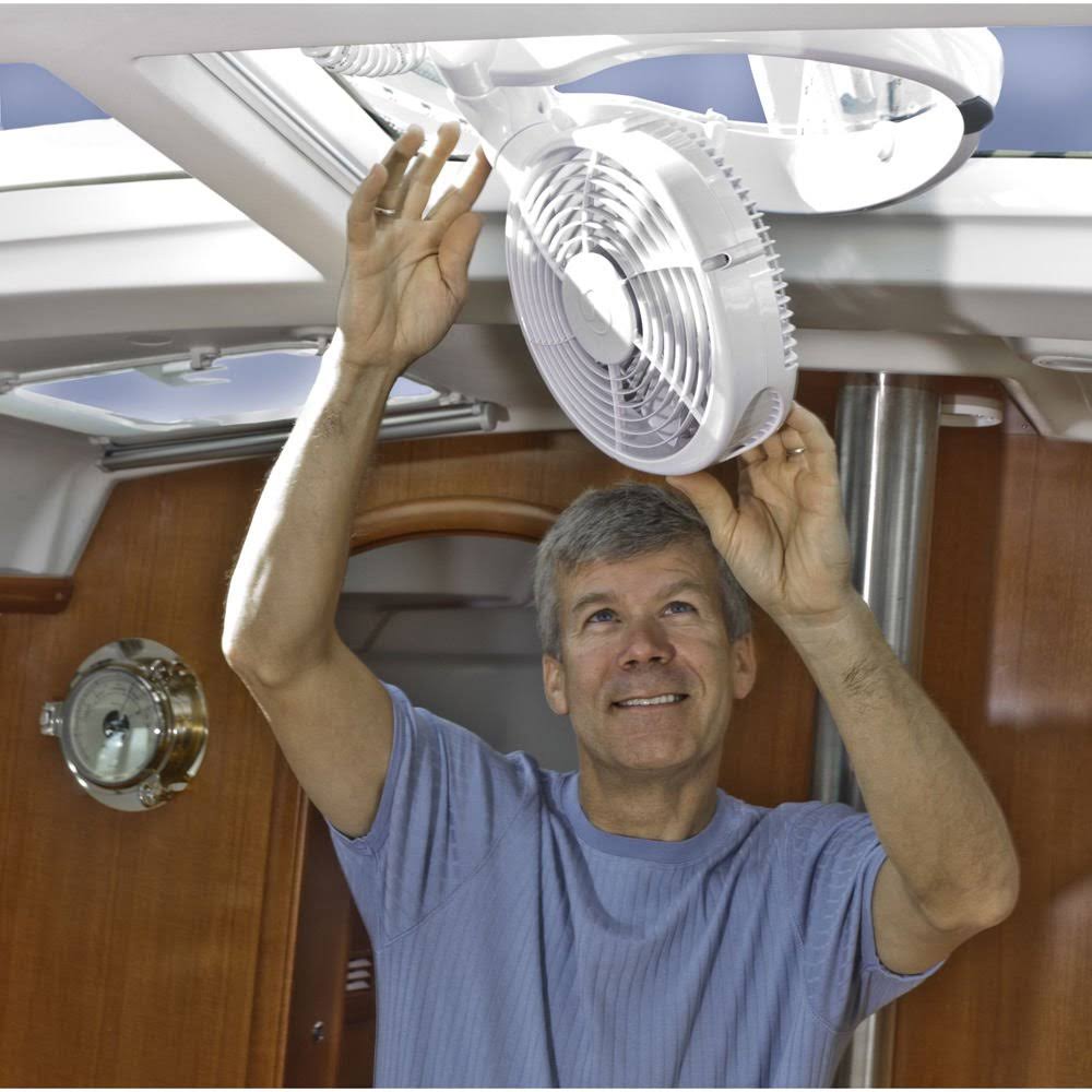 12V Hatch Fan with Suction Mount and Light W473
