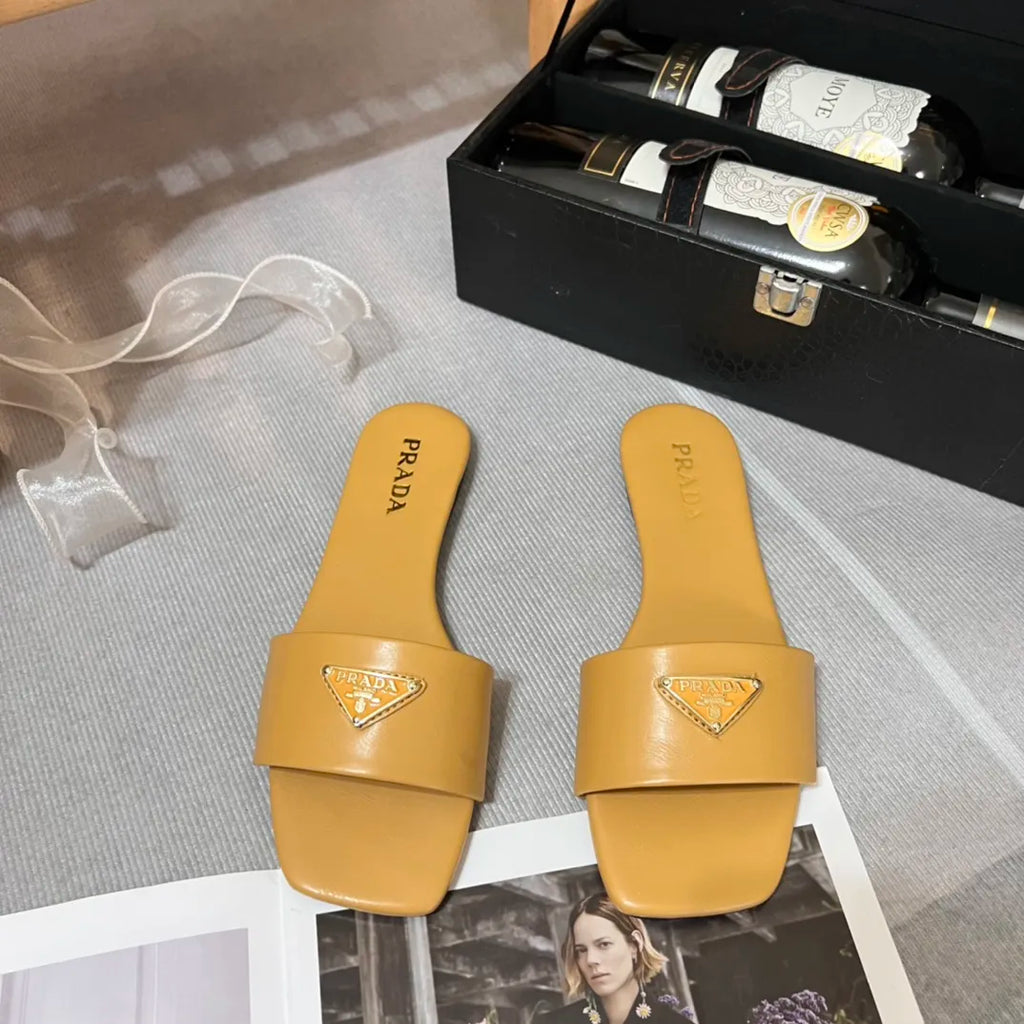 Women Slippers Q9256