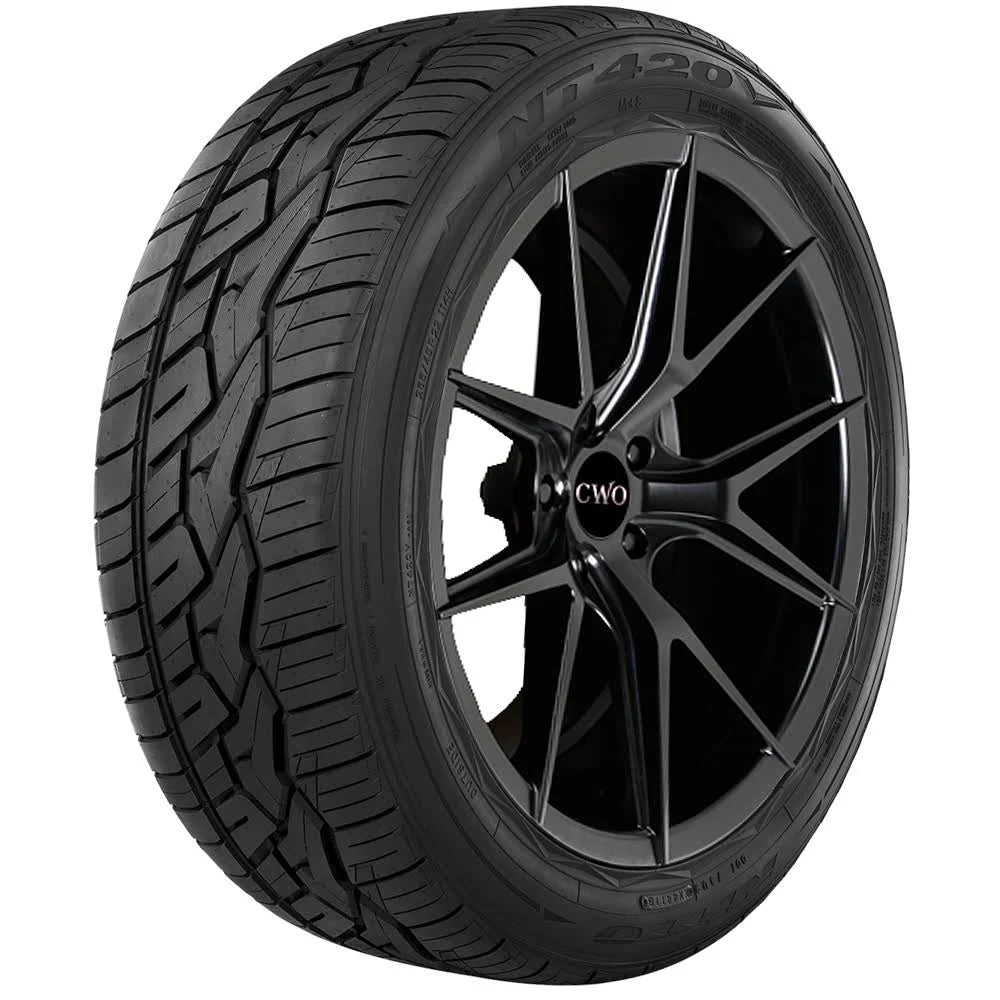 275/55R20 117H Light Truck Tire A6099
