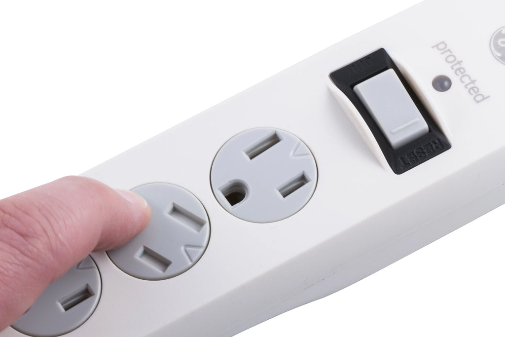 6-Outlet Surge Protector Power Strip White D137
