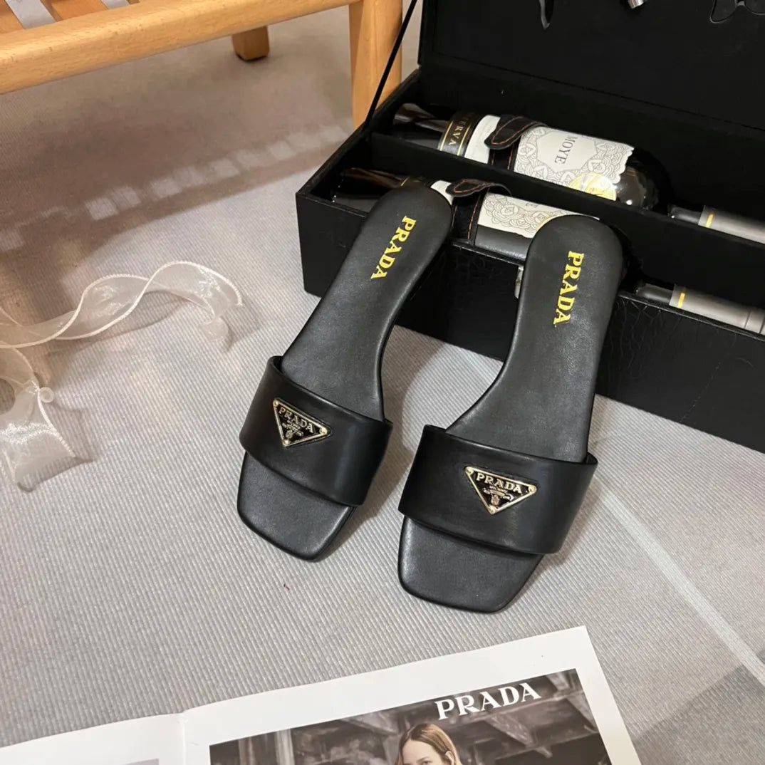 Women Slippers Q9256